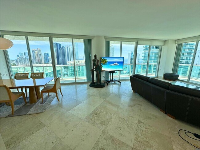 Foto del edificio - 16500 Collins Ave