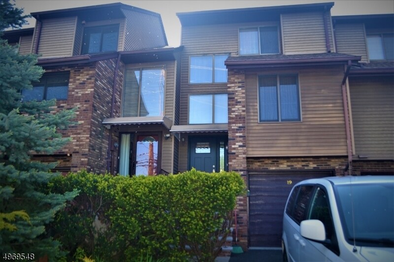 Primary Photo - 19 Ross Rd