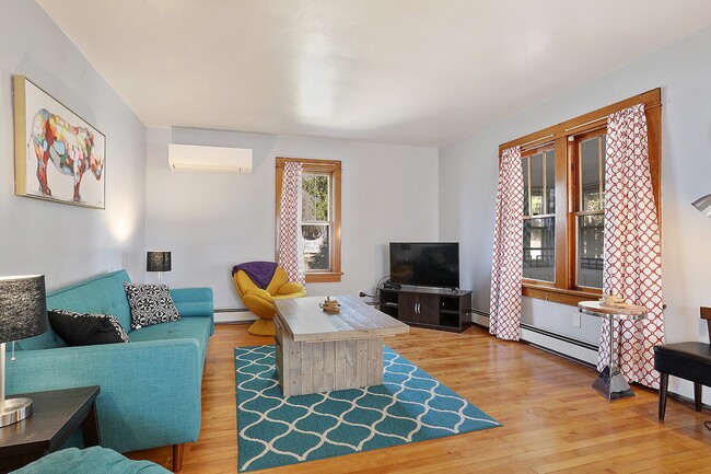 Building Photo - 705 N 5th Ave