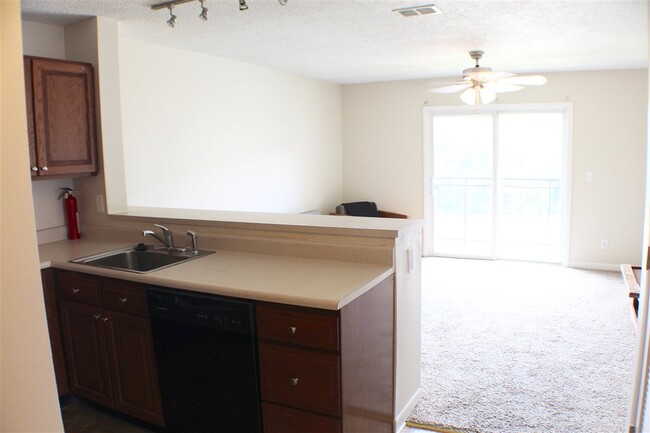 Building Photo - 1330 Hunters Rd