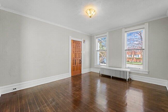 LR - 331 Des Plaines Ave