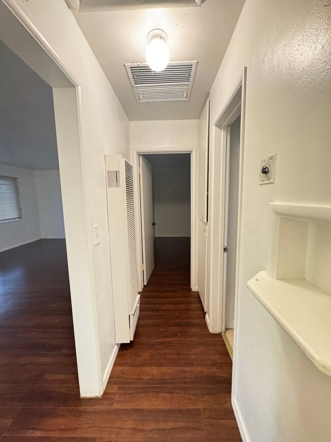 Foto del edificio - 501 S University St