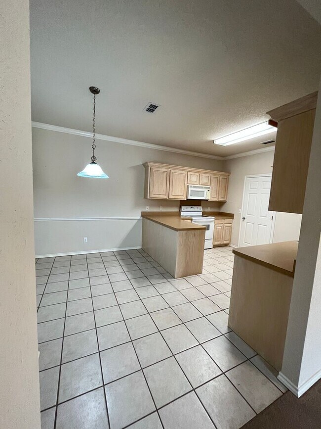 Building Photo - 1503 Glenhaven Dr