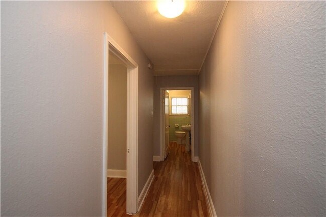 Building Photo - 3300 Robinson Ave