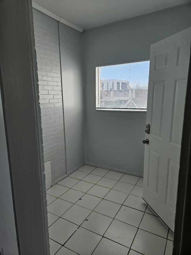 Photo - La Selle Apartments