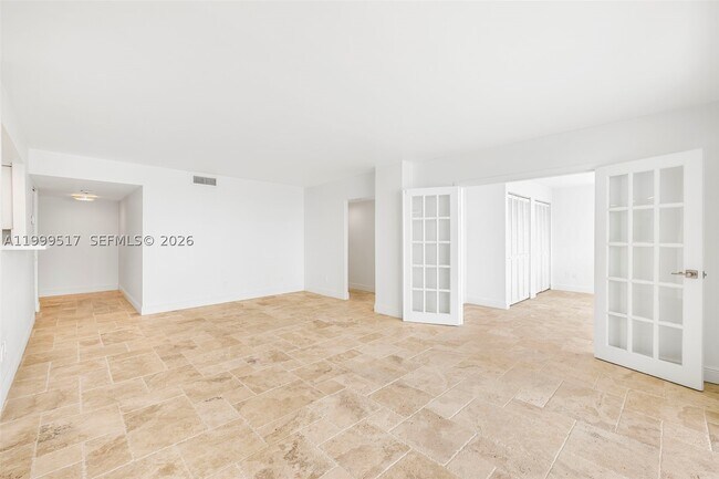 Foto del edificio - 1420 Brickell Bay Dr