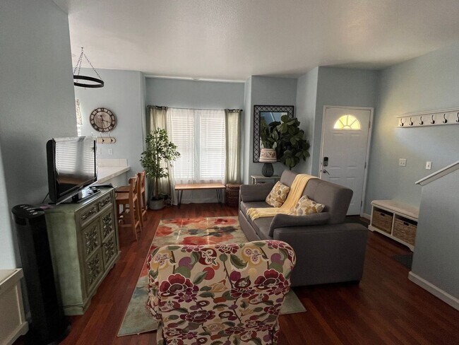 Foto del edificio - 536 Margie Pl