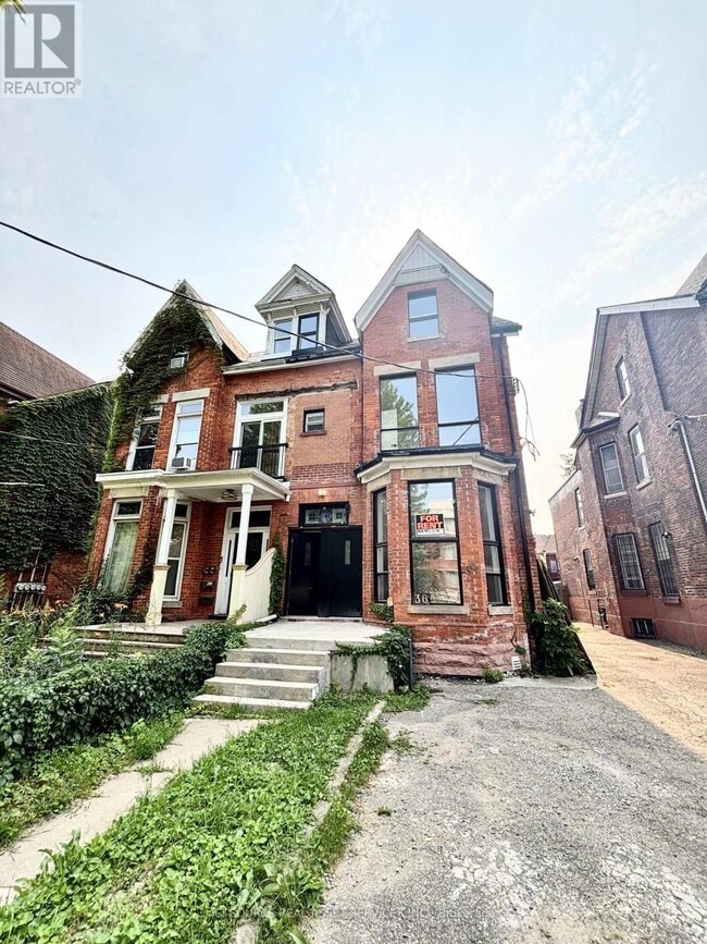 Building Photo - 36 Brunswick Ave