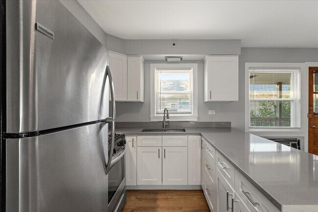 Foto del edificio - 5834 W Montrose Ave
