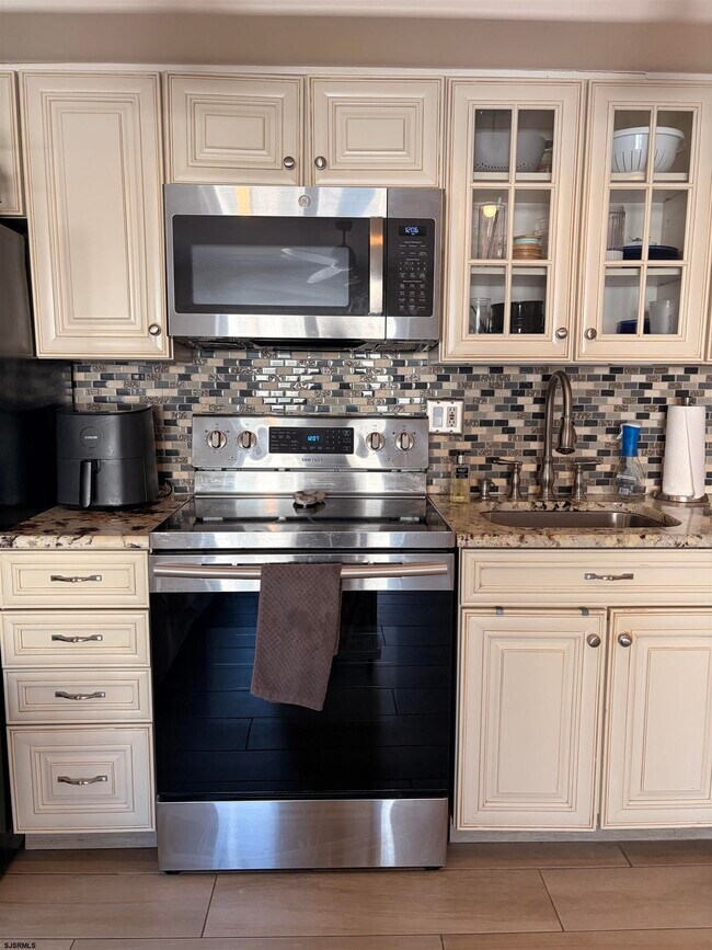 Foto del edificio - 9704 Ventnor Ave