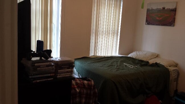 Building Photo - 95 Park Dr