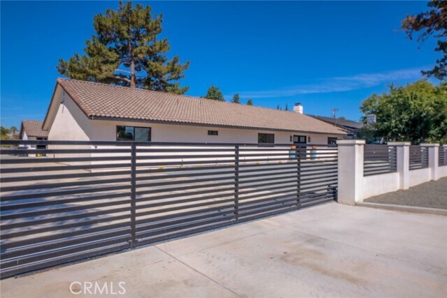 Foto principal - 9226 Locust Ave