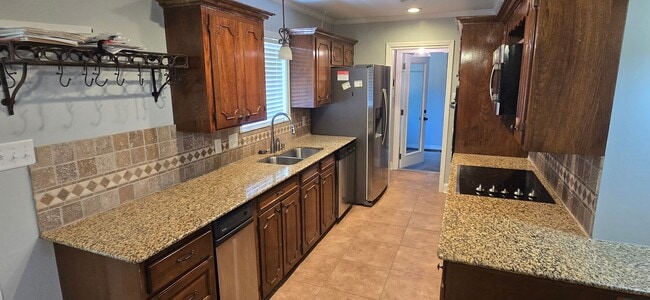 Building Photo - 3 Bedroom 2 Bathroom in Greenacres (N Bossier)