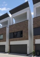 Building Photo - 5841 Dolores St