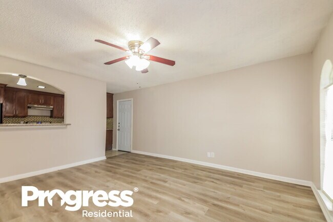 Building Photo - 6205 Magnolia Ln