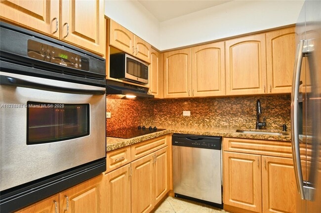 Foto del edificio - 7441 Wayne Ave