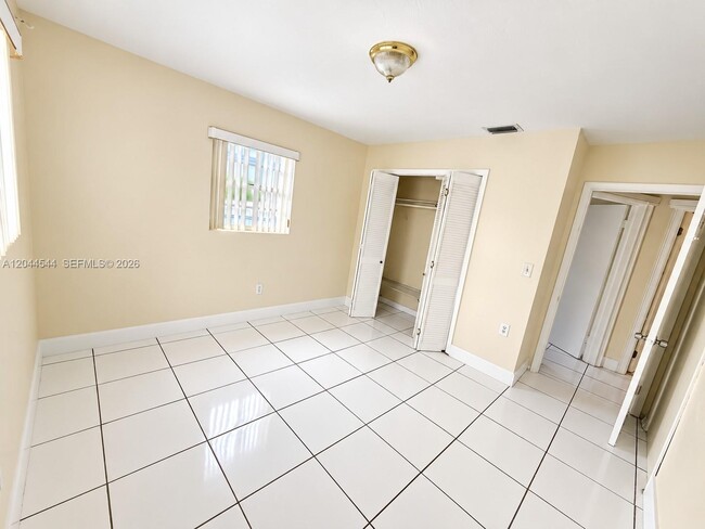 Foto del edificio - 974 SE 1st St