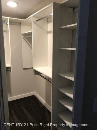 Building Photo - 2 br, 1 bath Apartment - 3440 Skyline Drive