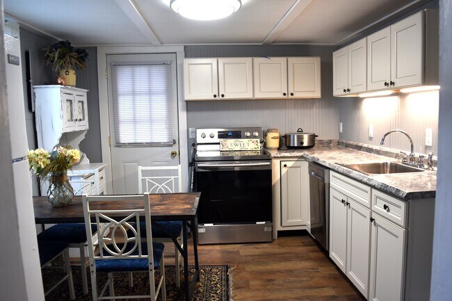 Cocina - 1114 Arthur Ave