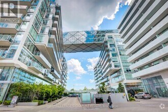 Building Photo - 29-429 Queens Quay E