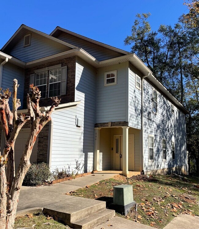 Building Photo - 1325 Stone Rd