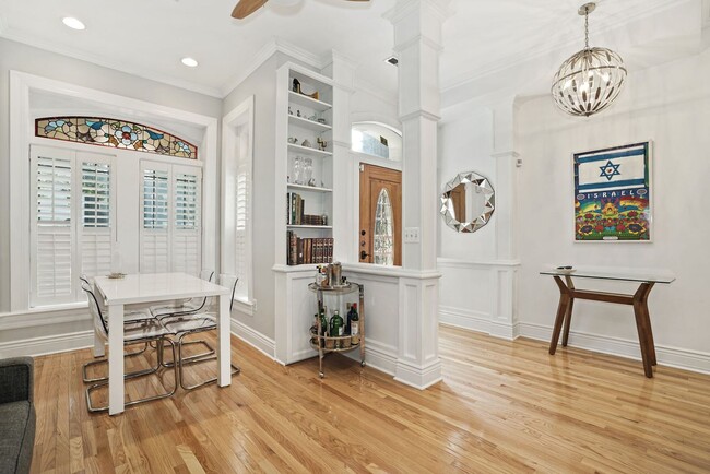 Foto del edificio - Lovely 2 BR/2.5 BA Apartment near Noma II!
