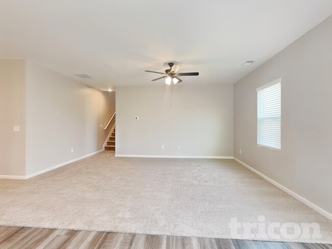 Building Photo - 158 Ingle Dr