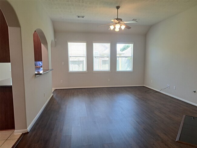 Foto del edificio - 26315 Fox Ridge Ln