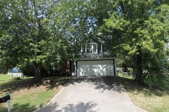 Building Photo - 7130 Lanark Ct