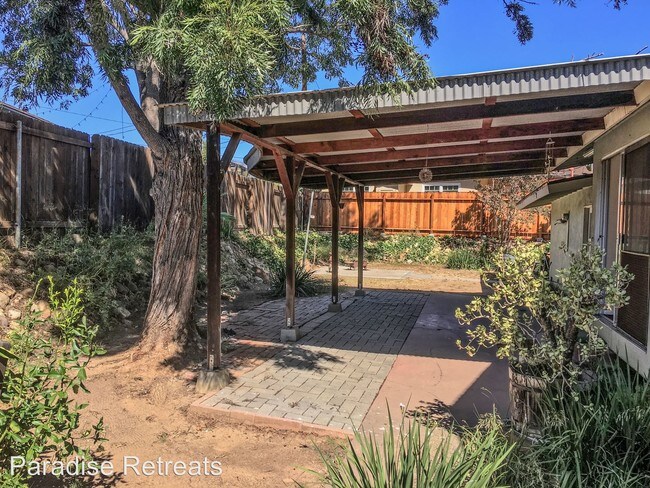 Building Photo - 655 Rossmore Rd