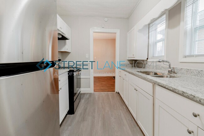 Foto del edificio - Charming 3 Bedroom in Birmingham!