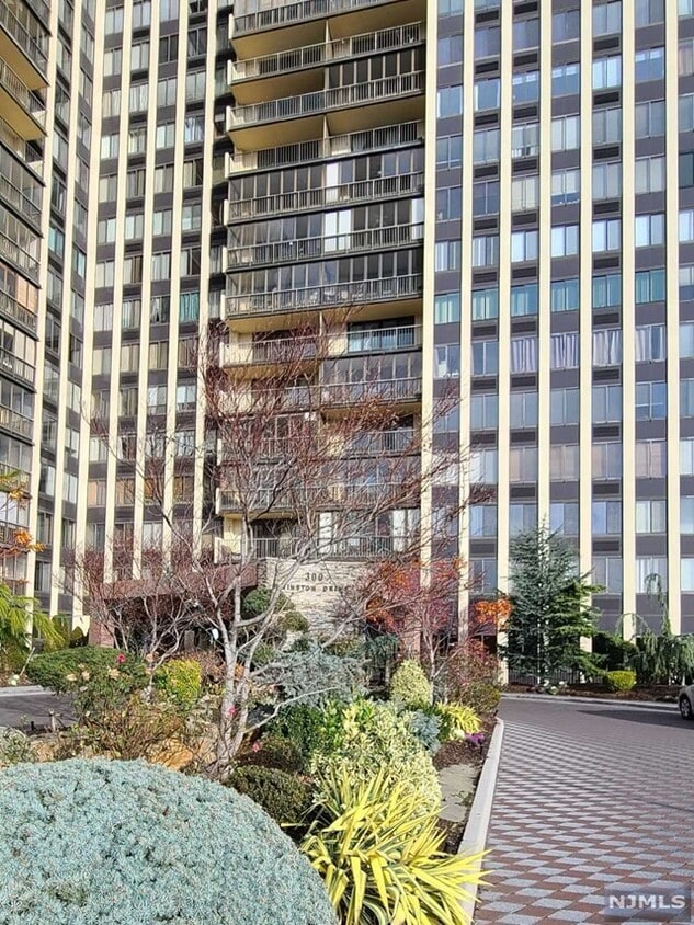 300 Winston Dr Unit 1609, Cliffside Park, NJ 07010 Condo for Rent in