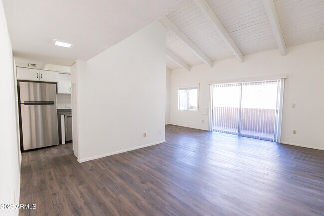 Foto del edificio - 2044 S Rural Rd