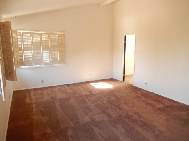 Building Photo - Terrific Los Osos Home
