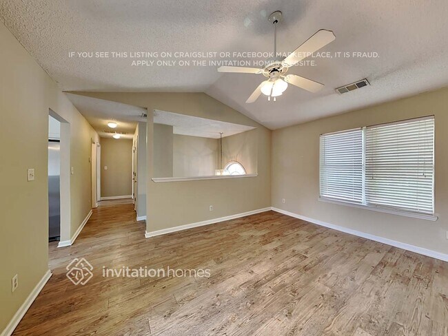 Building Photo - 445 Buffington Dr
