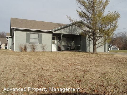 301 Hackberry Ave, Manhattan, KS 66502