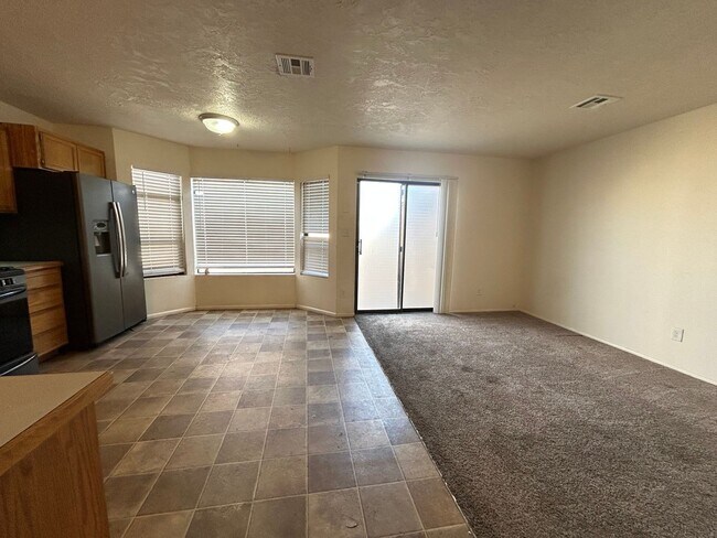 Foto del edificio - DL Sargent Home