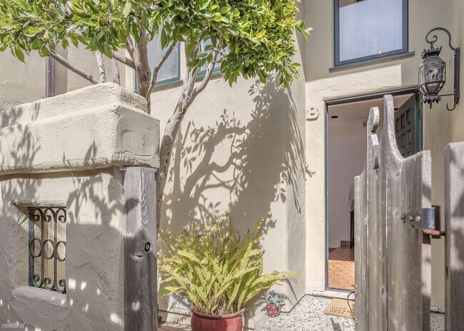 Building Photo - 3 br, 2.5 bath Duplex - 3096 Sanctuary by ...