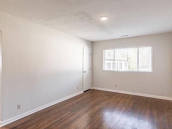Interior Photo - Enclave Oakhurst Village