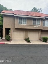 Building Photo - 1633 E Lakeside Dr