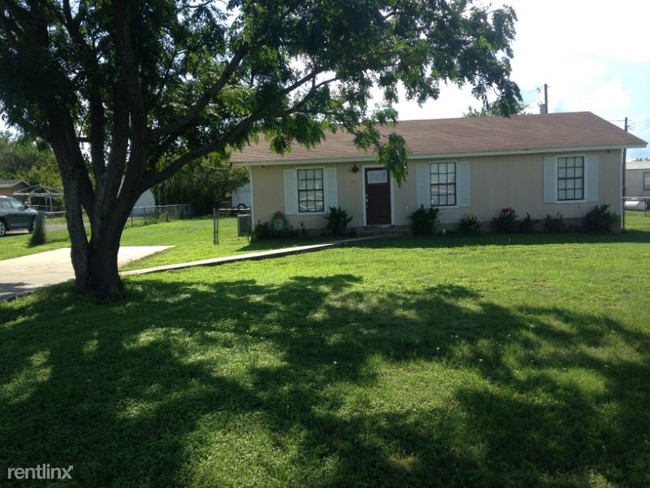 Building Photo - 3 br, 1.5 bath House - 805 Lacy Drive
