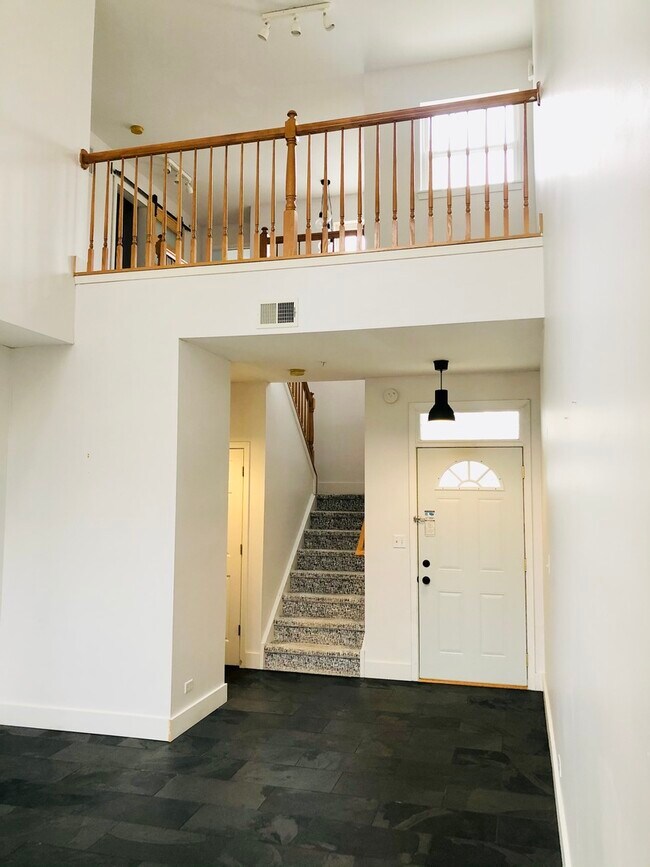 Building Photo - 112 Tanglewood Dr