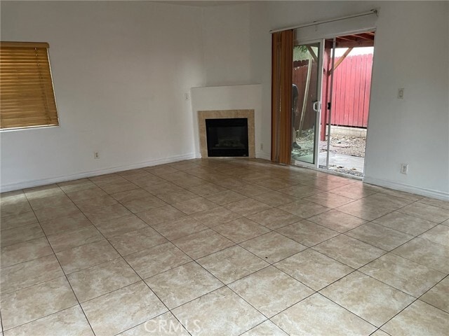 Foto del edificio - 8425 Burnet Ave