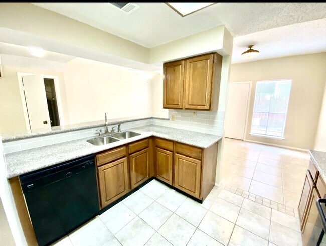 Foto del edificio - 8323 Wednesbury Ln