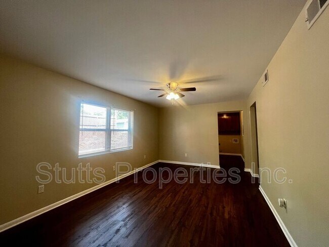 Foto del edificio - 900 N Montgomery Ave