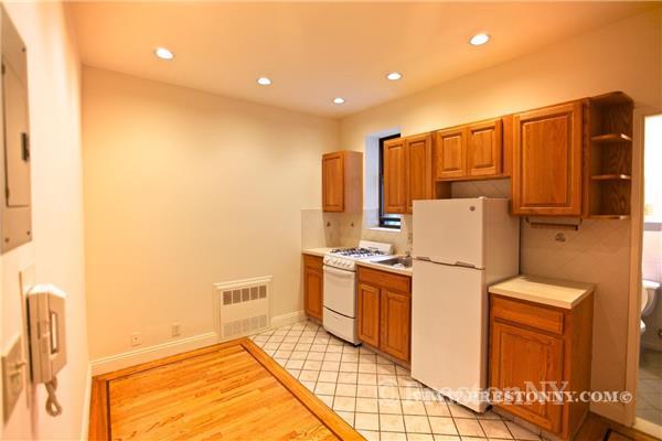 Foto del edificio - 437 W 44th St