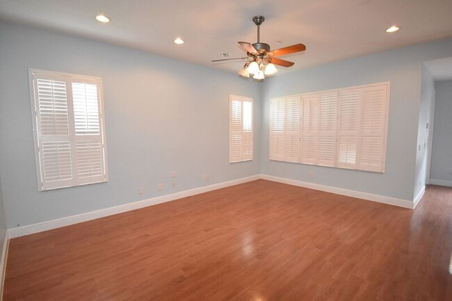 Building Photo - 473 Black Knight Way
