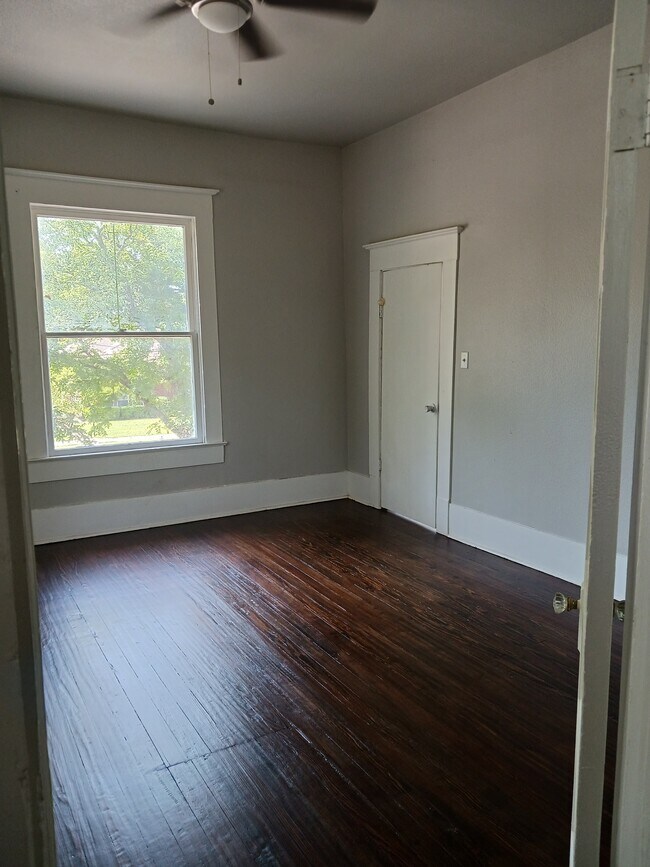 1202 W 3rd Ave Unit C, Corsicana, TX 75110 Apartments in Corsicana, TX