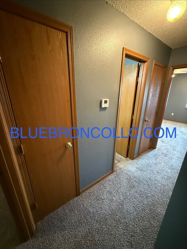 Foto del edificio - Updated 2-Bedroom Apartment in Raytowm