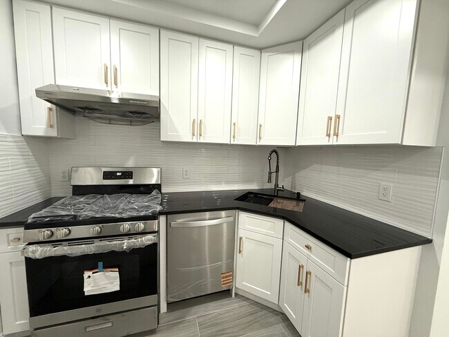 Foto del edificio - 3334 208th St